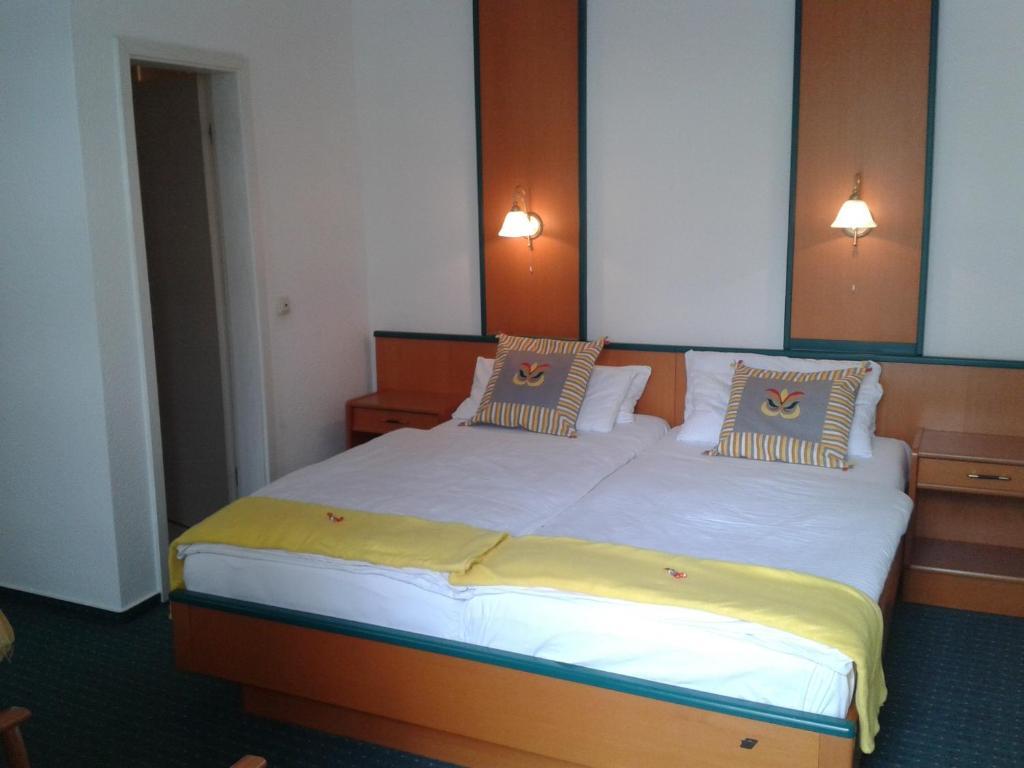 Double Room,27863183:JPEG